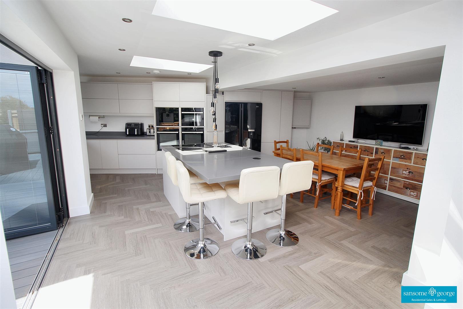 Staddlestone Close, Tilehurst, Reading